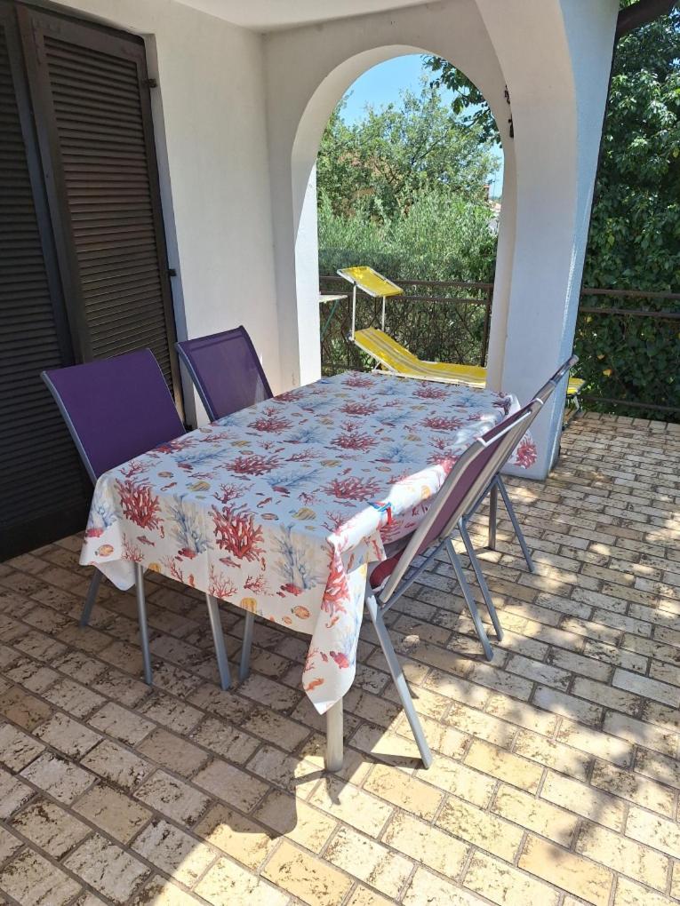 Krk Apartmani Pepina Pinezići Exterior foto